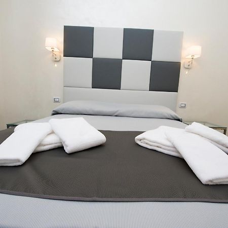 Grey&White Hotel โรม ห้อง รูปภาพ